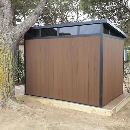 House Of 45 M2 With Garden And Pool In Barcares