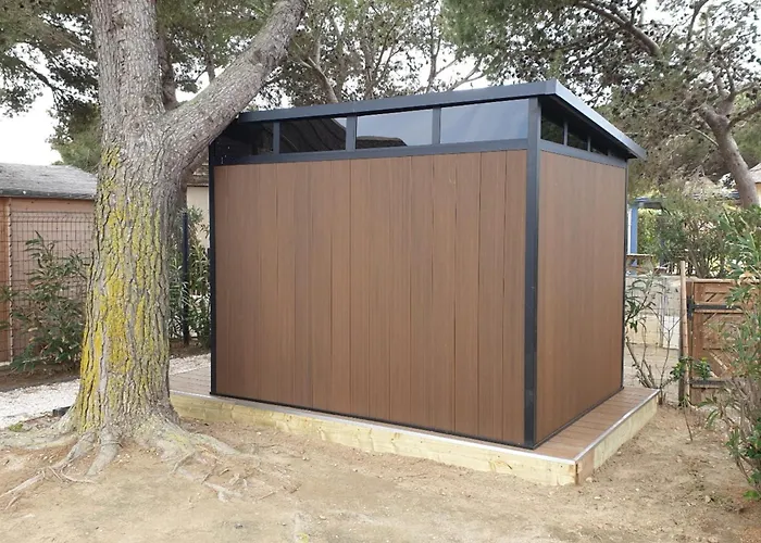 House Of 45 M2 With Garden And Pool In Barcares